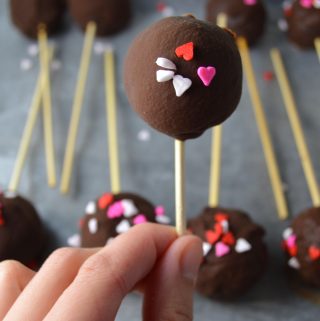 These chocolate cake pops are so easy to make, and so much fun! Only 3 ingredients involved.