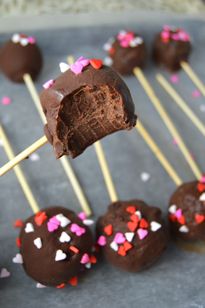 These chocolate cake pops are so easy to make, and so much fun! Only 3 ingredients involved.