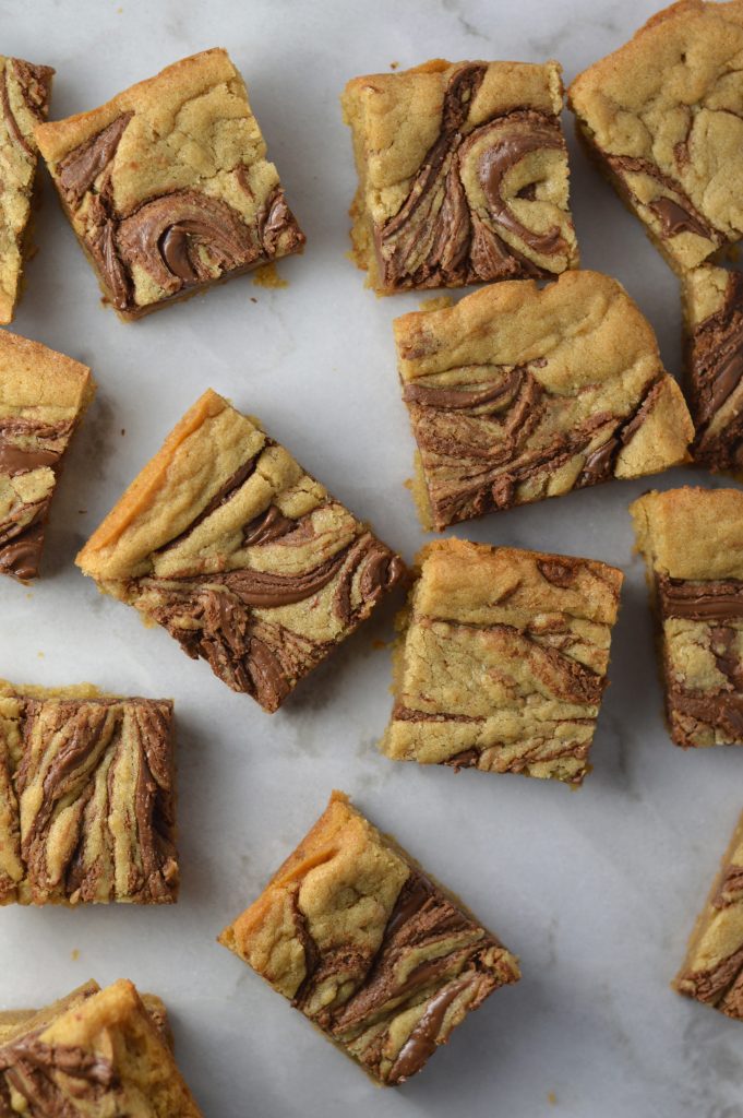 These are the best blondies I have ever made so far! I love me a good chewy blondies recipe. Beautifully swirled with Nutella.