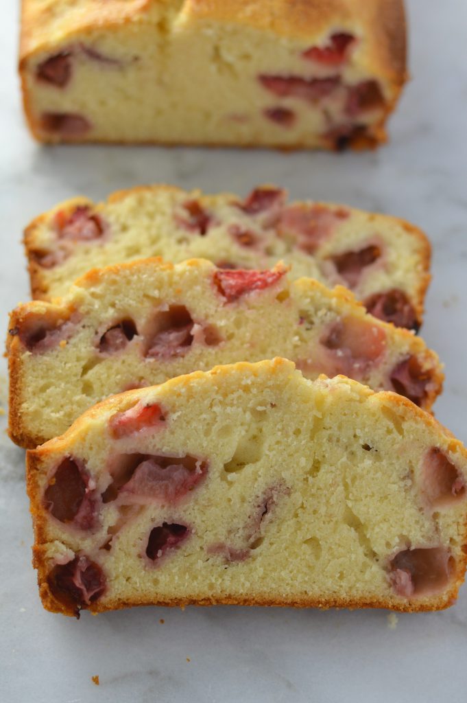 Moist strawberry bread that is so easy to make. Perfect spring recipe.