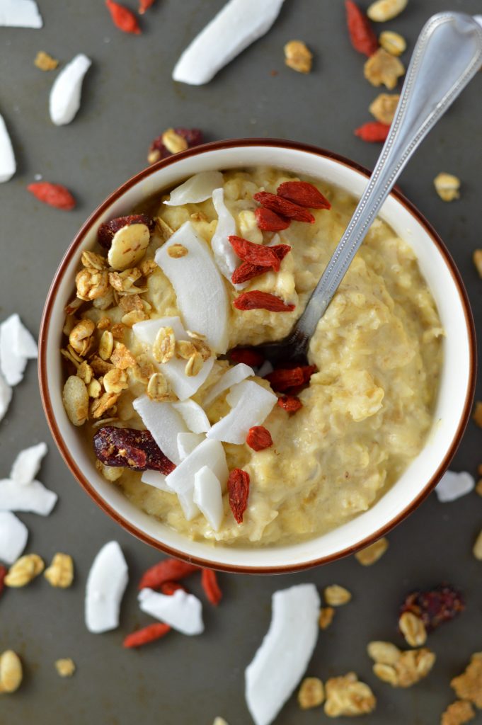 Addicted to this kefir breakfast bowl! Specifically, oatmeal made with mango coconut kefir topped with coconut, goji berries and granola. 5 ingredients and ready in under 15 minutes!