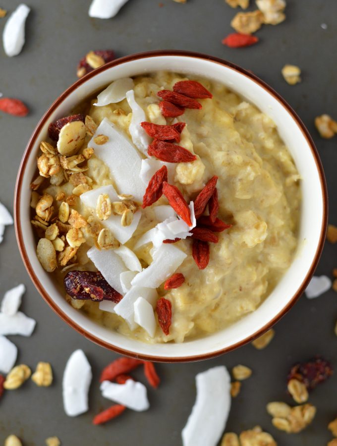 Addicted to this kefir breakfast bowl! Specifically, oatmeal made with mango coconut kefir topped with coconut, goji berries and granola. 5 ingredients and ready in under 15 minutes!