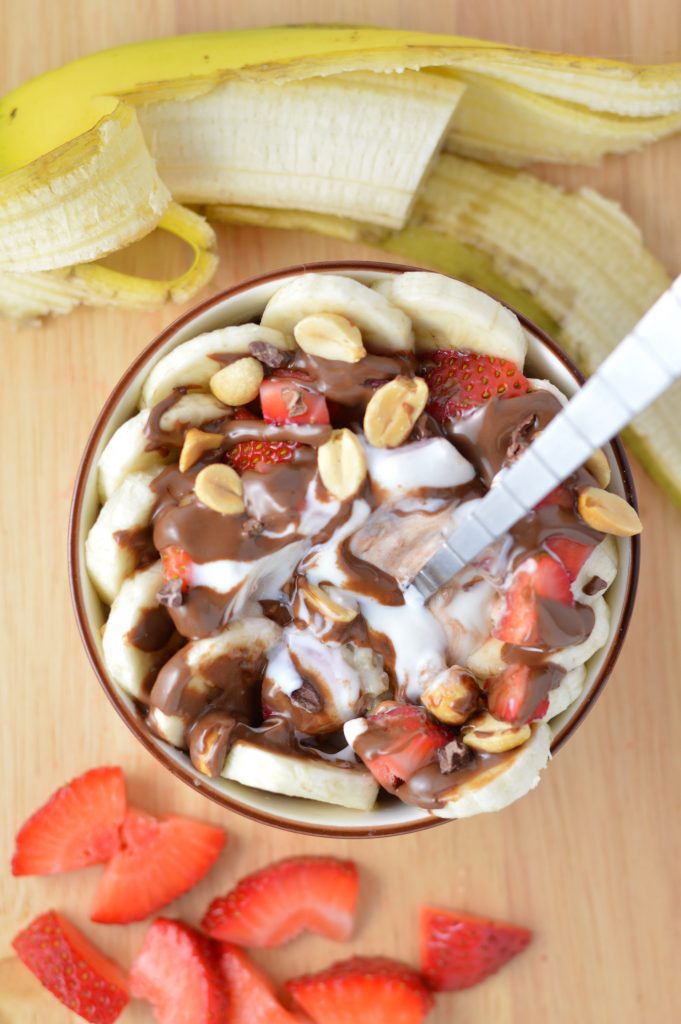 This banana split oatmeal is like a dessert that you can have for breakfast. This is the perfect treat to begin your morning.