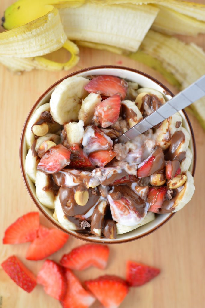 This banana split oatmeal is like a dessert that you can have for breakfast. This is the perfect treat to begin your morning.