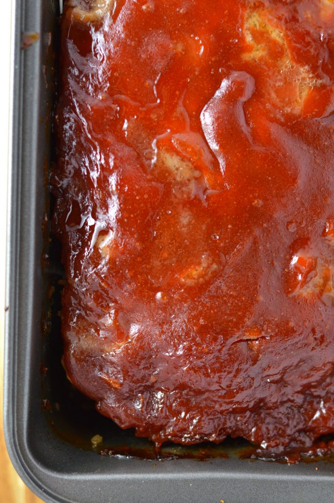 Brown sugar meatloaf recipe made with ketchup and Worcestershire sauce. Makes an easy weekday dinner idea. 