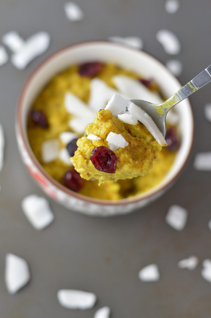       Turmeric oatmeal sweetened with honey and topped with dried cranberries and coconut. Vegan, gluten free and ready in under 10 minutes.