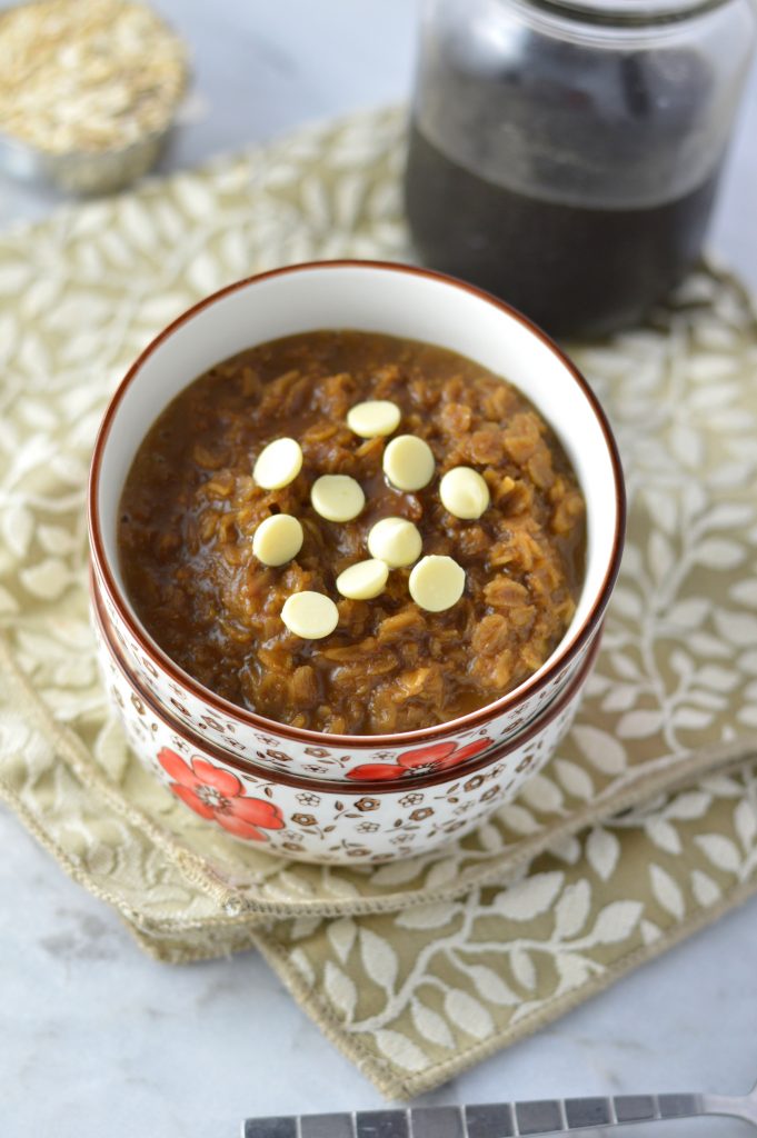 This White Mocha Oatmeal recipe is so quick and easy to make! Ready in under 10 minutes, this makes a filling breakfast idea.