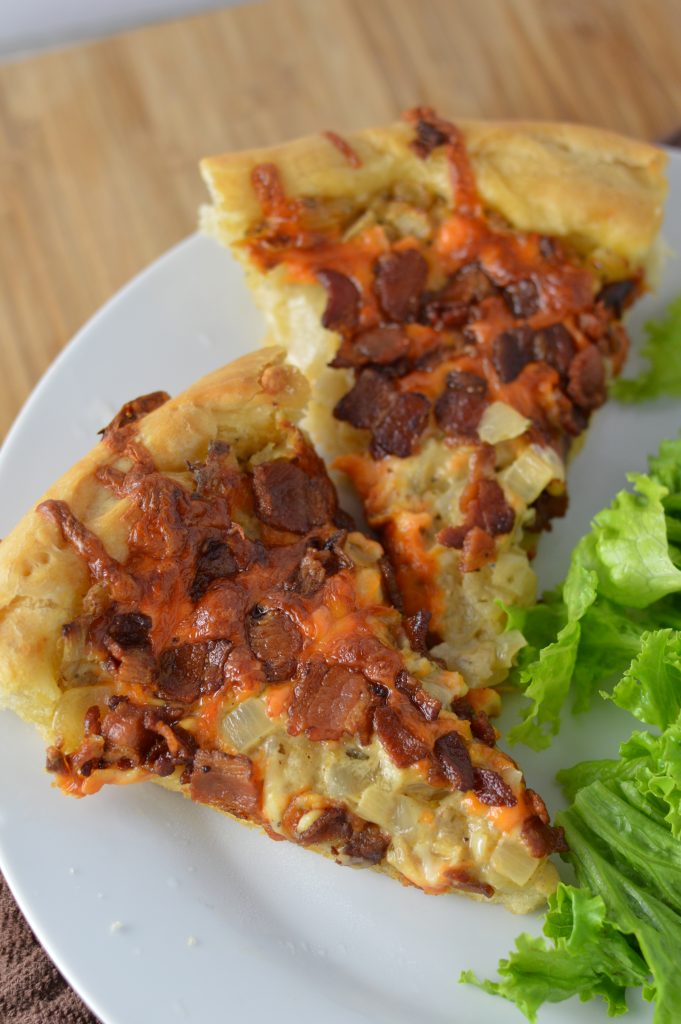 Deep dish Bacon Pizza recipe made in a cast iron skillet. One of my favourite ways to eat pizza, perfect for a weeknight dinner idea.