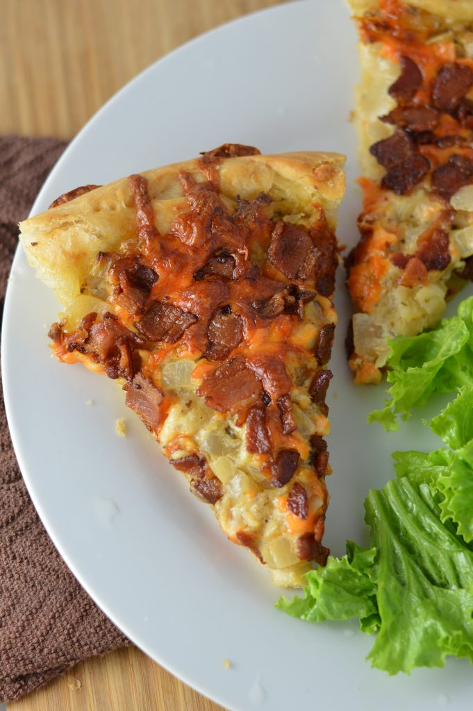 Deep dish Bacon Pizza recipe made in a cast iron skillet. One of my favourite ways to eat pizza, perfect for a weeknight dinner idea.