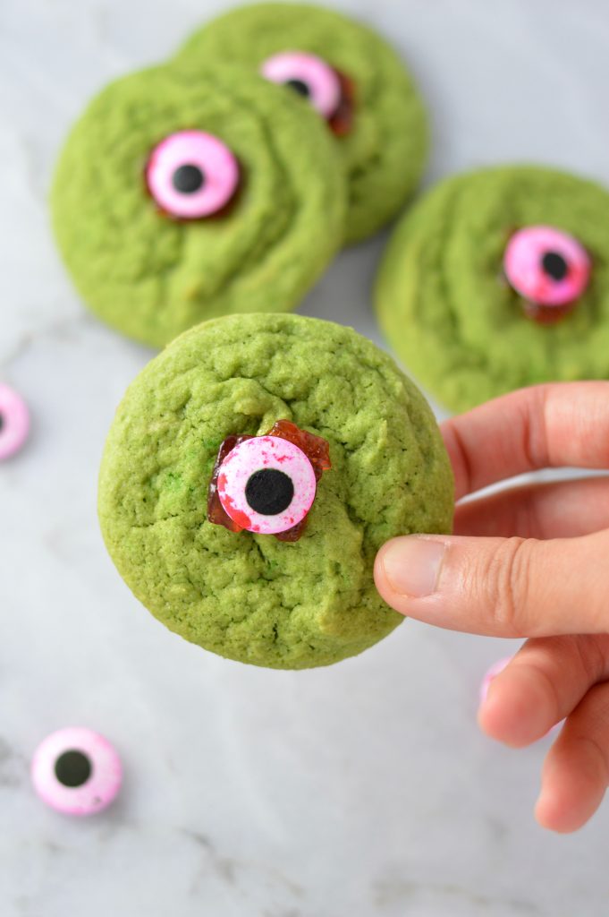 These Monster Eyeball Cookies are perfect for Halloween. So easy and fun to make and eat, they make a great snack or dessert recipe.