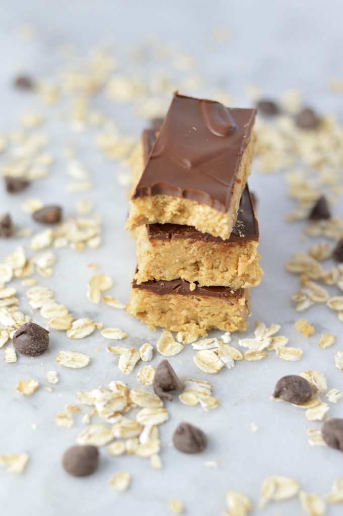 Homemade No Bake Oat and Chocolate Protein Bars made with peanut butter and rice krispie cereal. Vegan, and can be made gluten free.