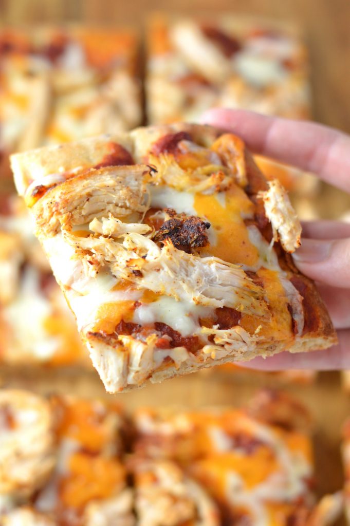 Use your leftover rotisserie chicken or your favourite chicken breast recipe for this Leftover Chicken Flatbread Pizza. So easy and great lunch idea.