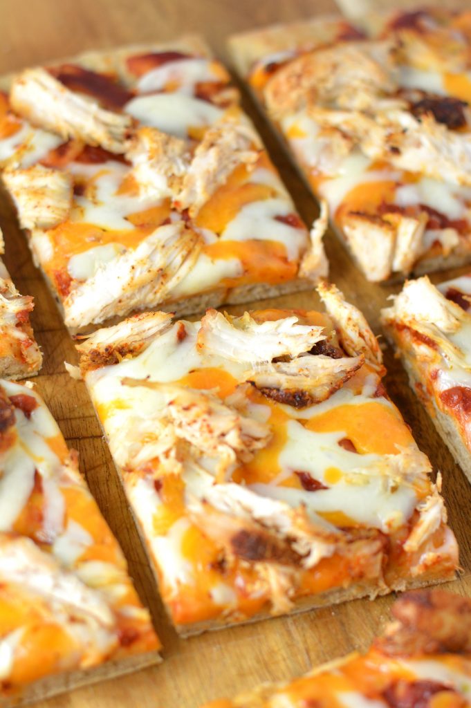 Use your leftover rotisserie chicken or your favourite chicken breast recipe for this Leftover Chicken Flatbread Pizza. So easy and great lunch idea.