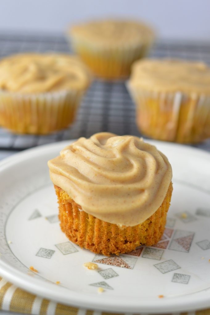 Pumpkin Spice Cupcakes recipe with pumpkin cinnamon cream cheese frosting. Super easy to make, this is a great fall dessert idea.