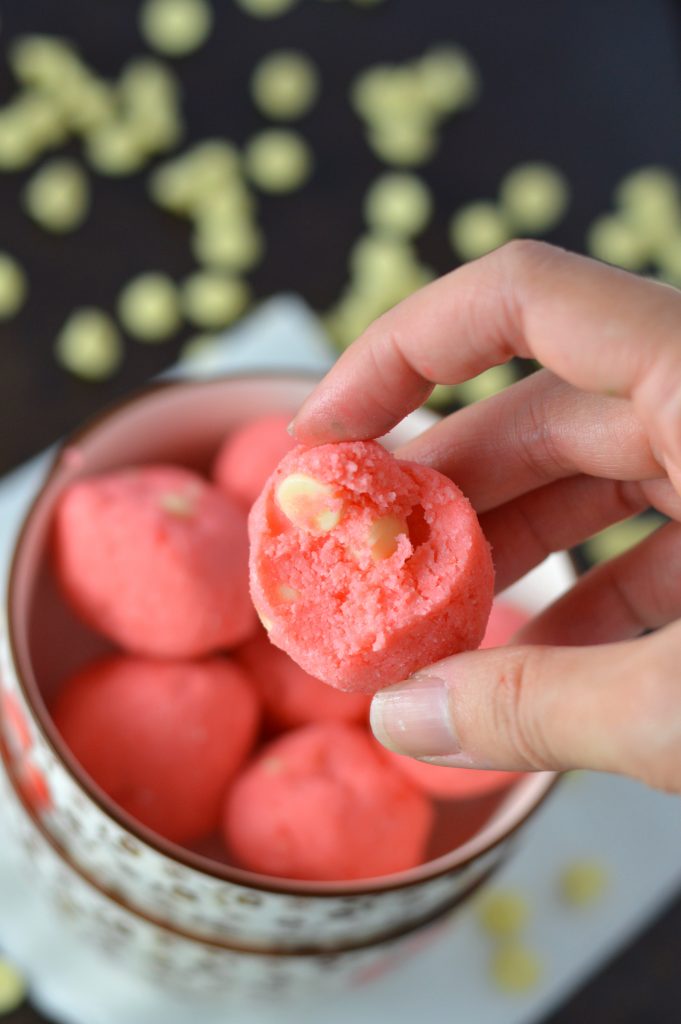 White Chocolate Coconut Flour Cookie Dough recipe is so easy to make, and perfect for Valentine's Day or Canada Day. Gluten free and egg free.