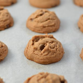 Easy Chocolate Chip Nutella Drop Cookies for when you want a quick dessert recipe to make with 6 ingredients. These cookies are eggless, and will almost melt in your mouth.