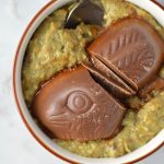 This Easter Chocolate Matcha Oatmeal is the perfect recipe to make on Easter morning. So easy to make, this breakfast is a real treat.