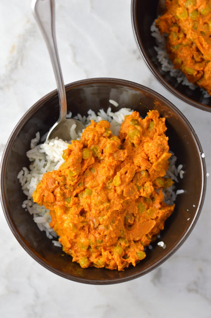 Vegetarian Split Pea Curry recipe. Super easy to make, this makes a great weeknight dinner idea. Can be made with either yellow or green split peas.