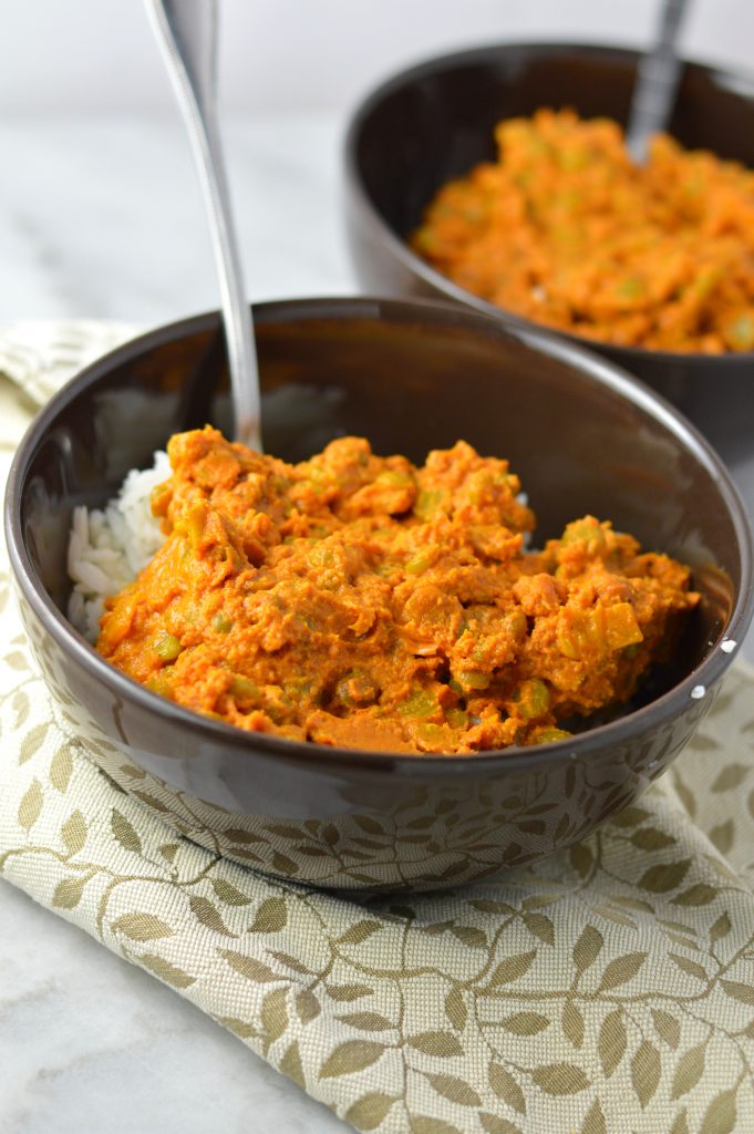 Vegetarian Split Pea Curry recipe. Super easy to make, this makes a great weeknight dinner idea. Can be made with either yellow or green split peas.