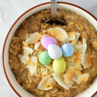 This Mini Egg Coffee Oatmeal is the perfect breakfast for Easter morning. Ready in under 10 minutes, this makes a quick and easy filling morning treat.