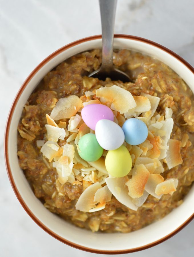 This Mini Egg Coffee Oatmeal is the perfect breakfast for Easter morning. Ready in under 10 minutes, this makes a quick and easy filling morning treat.