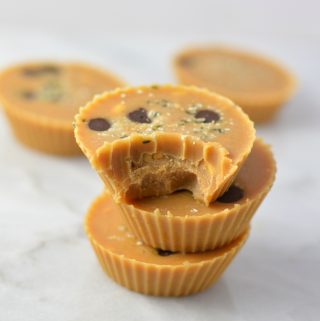 Easy Peanut Butter Chocolate Chip Hemp Heart Cups recipe. Made with only 5 ingredients, this makes a great snack idea to satisfy your sweet tooth.