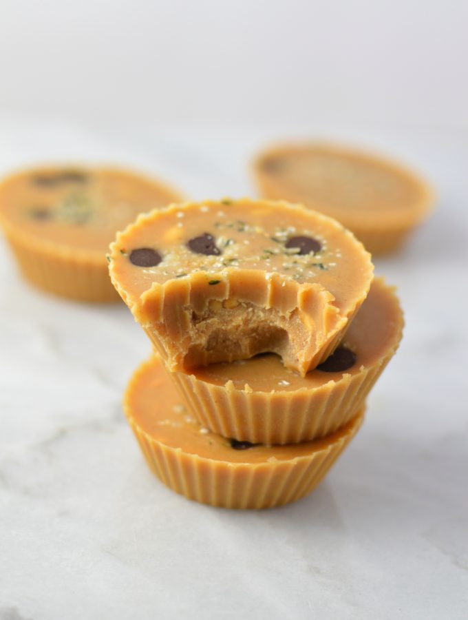 Easy Peanut Butter Chocolate Chip Hemp Heart Cups recipe. Made with only 5 ingredients, this makes a great snack idea to satisfy your sweet tooth.