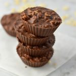 Easy Crispy Chocolate and Peanut Butter Cups recipe. Crunchy, sweet, salty and super delicious, this makes a great last minute dessert idea.