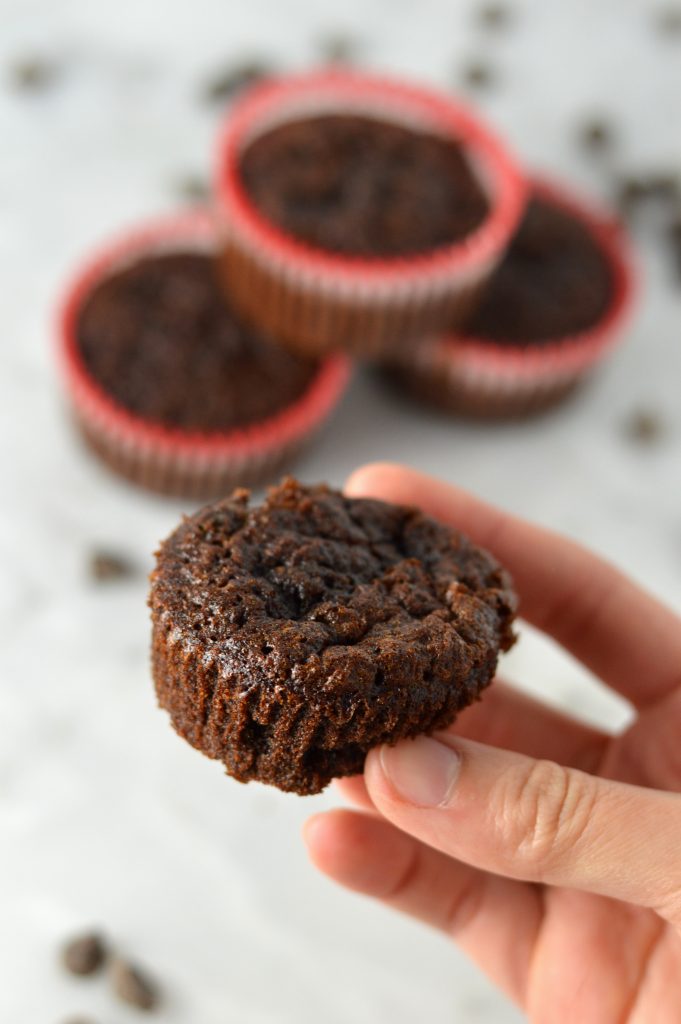 Easy Root Beer Muffins loaded with chocolate chips. This dessert recipe is sure to please everyone, and makes a great nut free snack idea.