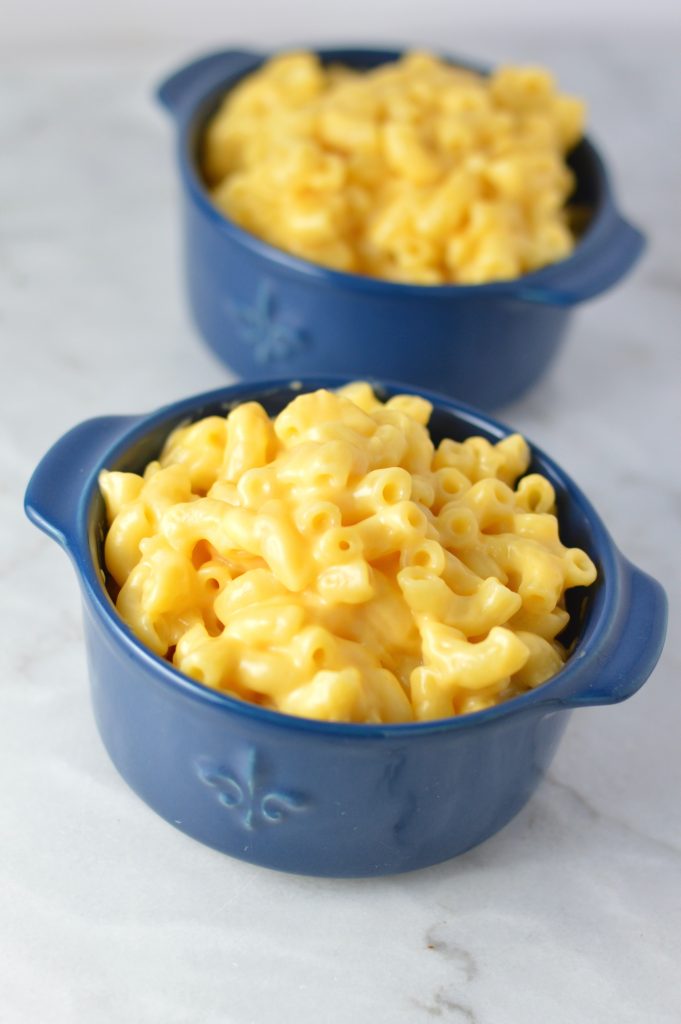 Super easy and creamy Stovetop Macaroni and Cheese. A no fail mac and cheese recipe that is ready in no time, it makes the perfect weeknight dinner idea.