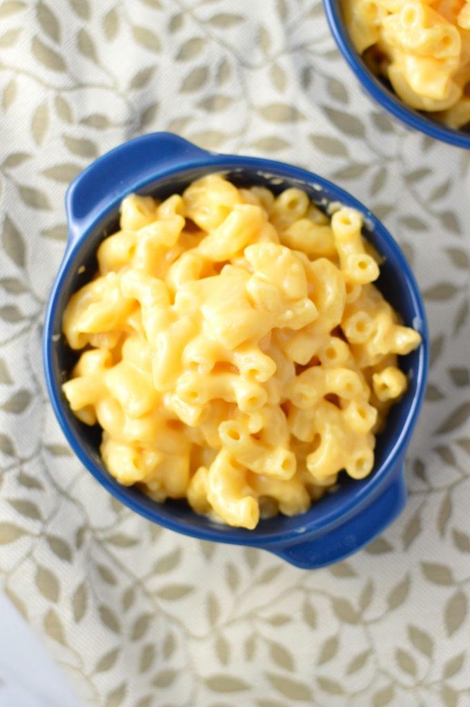 Super easy and creamy Stovetop Macaroni and Cheese. A no fail mac and cheese recipe that is ready in no time, it makes the perfect weeknight dinner idea.