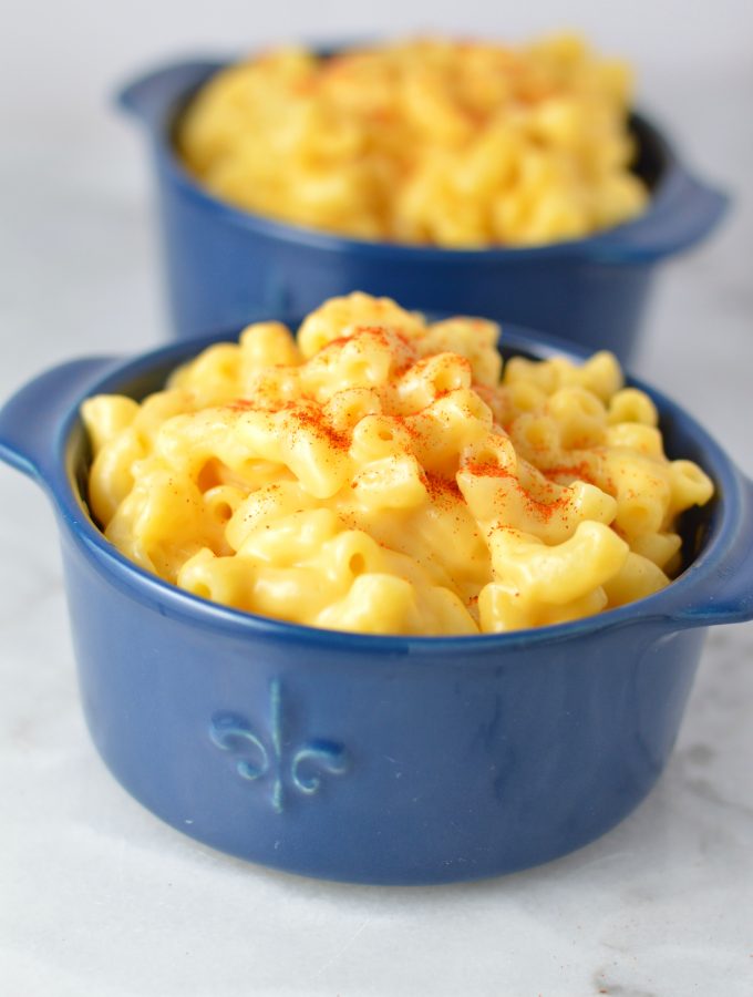 Super easy and creamy Stovetop Macaroni and Cheese. A no fail mac and cheese recipe that is ready in no time, it makes the perfect weeknight dinner idea.