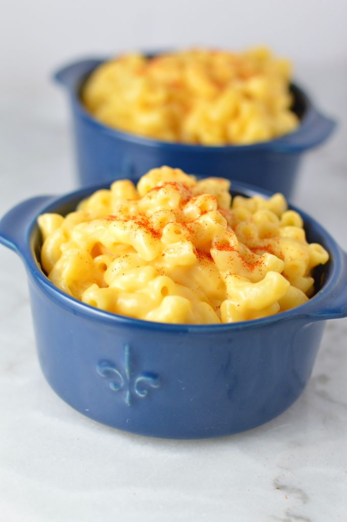 Super easy and creamy Stovetop Macaroni and Cheese. A no fail mac and cheese recipe that is ready in no time, it makes the perfect weeknight dinner idea.