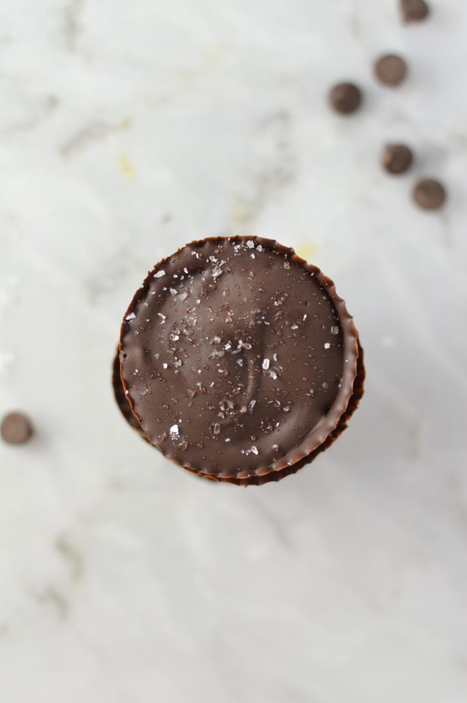 Easy 4 ingredient Dark Chocolate Salted Caramel Cups recipe. A great last minute dessert idea that takes under 5 minutes to make. 