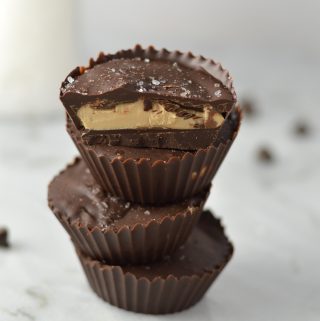 Easy 4 ingredient Dark Chocolate Salted Caramel Cups recipe. A great last minute dessert idea that takes under 5 minutes to make.