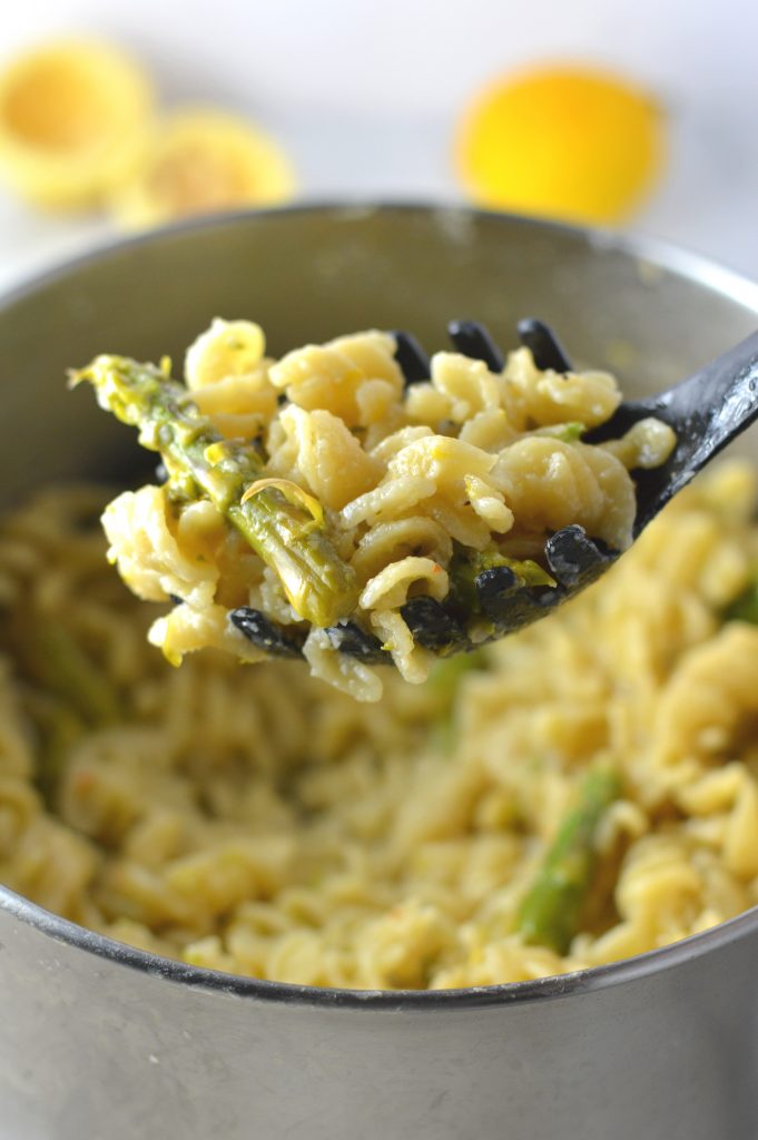 Quick and easy Lemon Asparagus Pasta recipe makes a healthy summer dinner idea. Ready in under 15 minutes, with ingredients you already have at home.