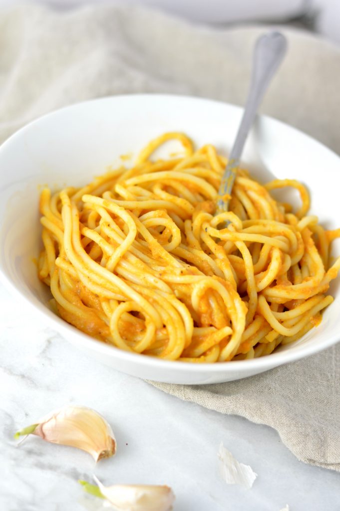 Quick and easy Vegan Pumpkin Spaghetti recipe. This is the best pasta recipe to make on lazy weeknights.