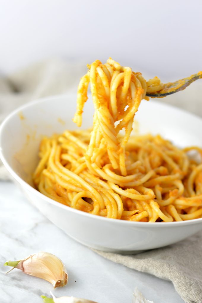 Quick and easy Vegan Pumpkin Spaghetti recipe. This is the best pasta recipe to make on lazy weeknights.