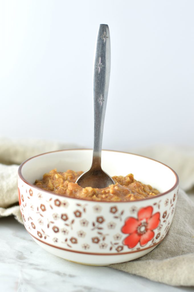 Healthy Gingerbread Oatmeal Recipe. Can be made vegan and filled with all of the fall spices. Perfect breakfast for the holidays.