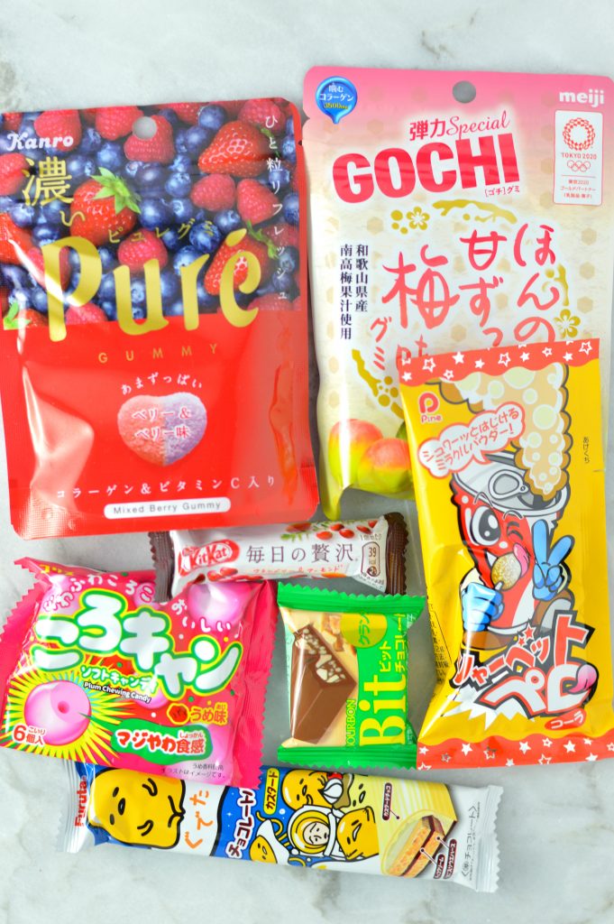 Japan Candy Box Giveaway! Packed with Japanese candies, you don't want to miss it! This giveaway is open internationally.