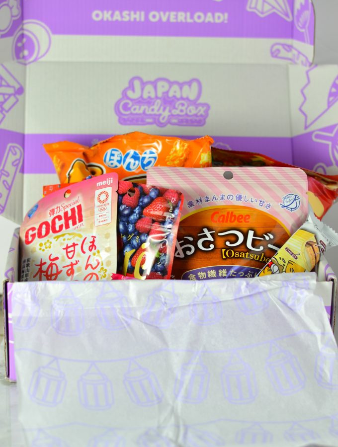 Japan Candy Box Giveaway! Packed with Japanese candies, you don't want to miss it! This giveaway is open internationally.