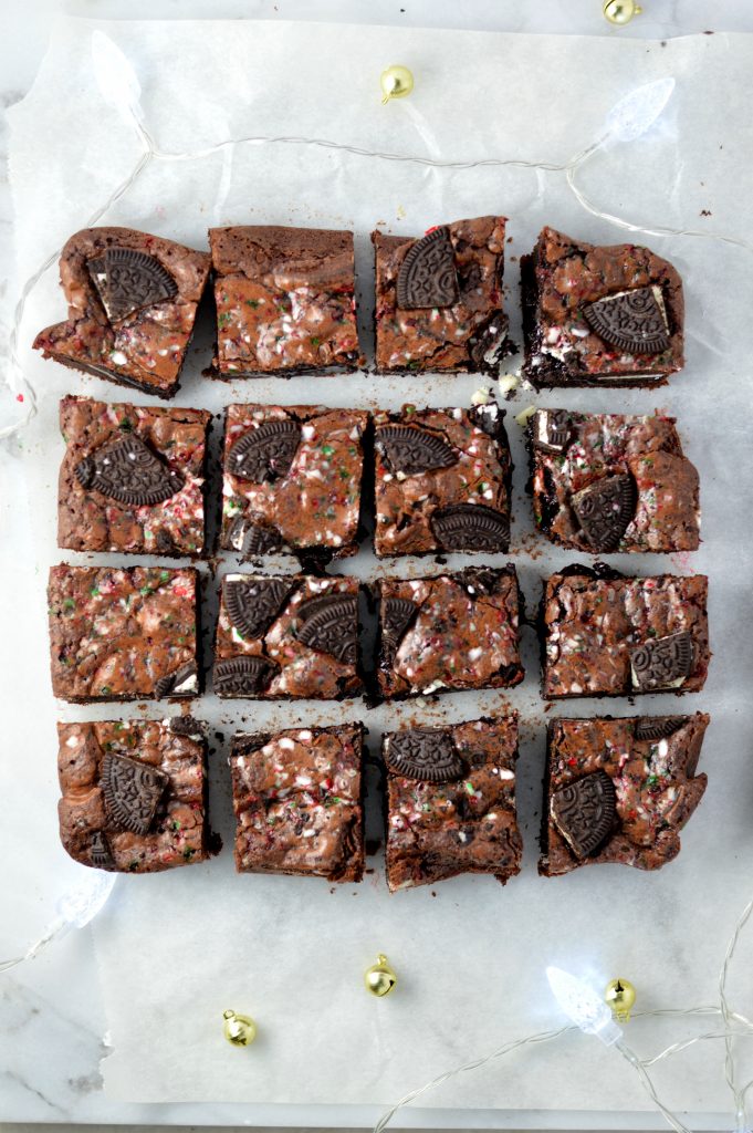 Easy Peppermint Oreo Brownies recipe. This is the perfect dessert idea for your next Christmas or holiday party.