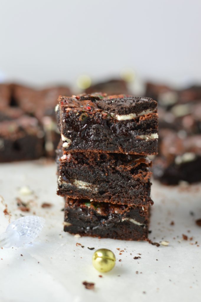 Easy Peppermint Oreo Brownies recipe. This is the perfect dessert idea for your next Christmas or holiday party.