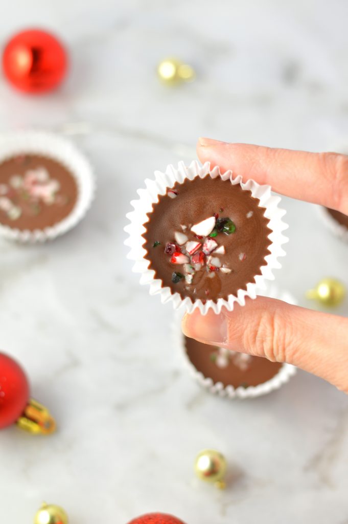 Easy Peppermint Nutella Cups recipe. Made with crushed candy canes and 3 other ingredients, these are the perfect last minute dessert idea.