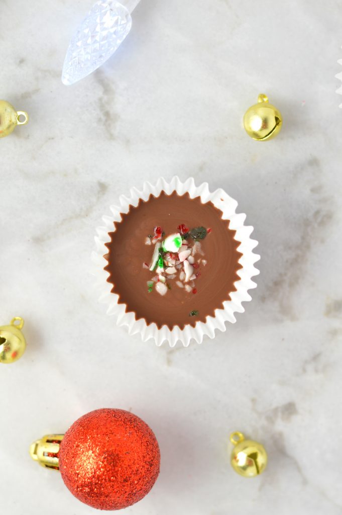 Easy Peppermint Nutella Cups recipe. Made with crushed candy canes and 3 other ingredients, these are the perfect last minute dessert idea.