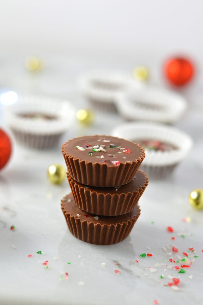 Easy Peppermint Nutella Cups recipe. Made with crushed candy canes and 3 other ingredients, these are the perfect last minute dessert idea.