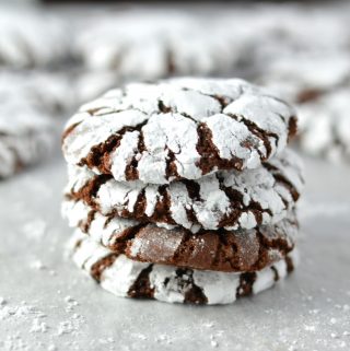 Easy Chocolate Crinkle Cookies recipe. Perfectly chewy and fudgy, these make a great dessert idea for the holidays or any time of the year.