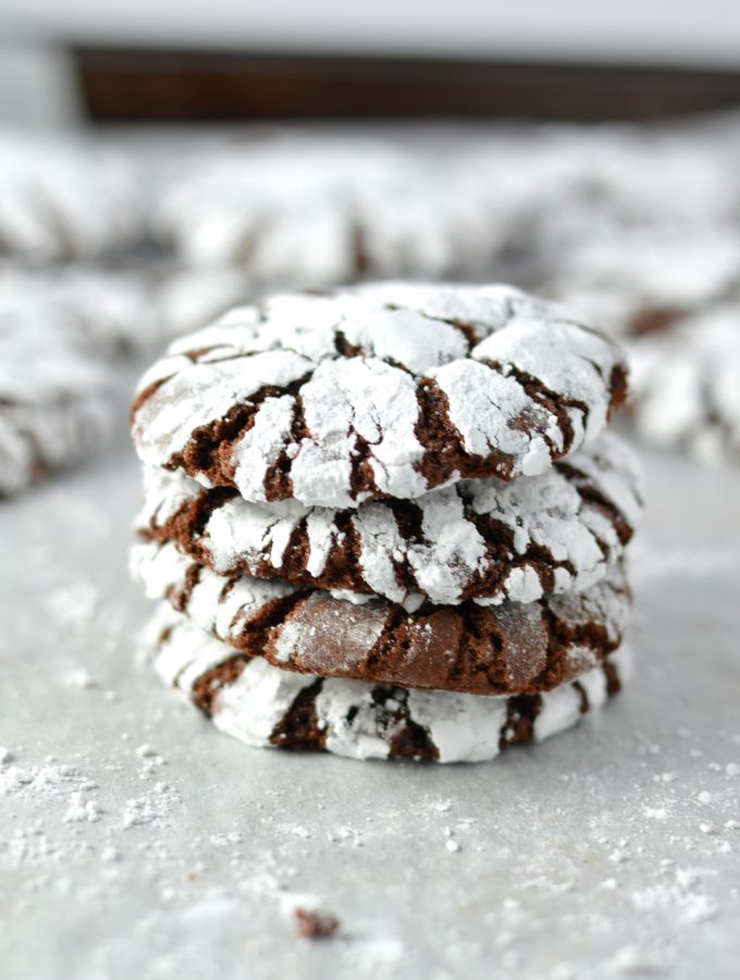 Easy Chocolate Crinkle Cookies recipe. Perfectly chewy and fudgy, these make a great dessert idea for the holidays or any time of the year.