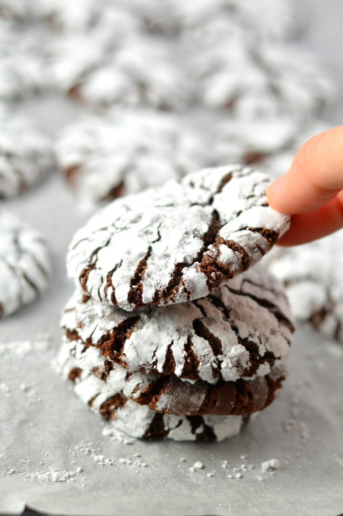 Easy Chocolate Crinkle Cookies recipe. Perfectly chewy and fudgy, these make a great dessert idea for the holidays or any time of the year.