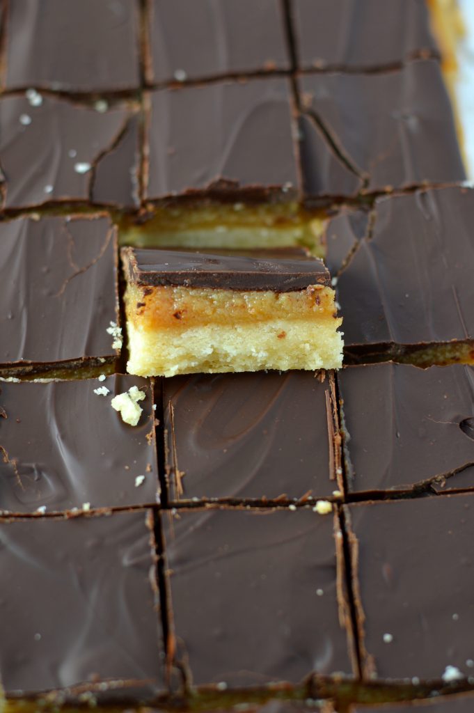 Easy Millionaire Bars recipe. Shortbread base, caramel like filling and chocolate topping, what more do you want in a dessert?